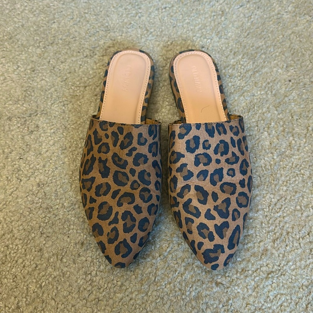Old Navy Leopard 🐆 Mules (8W)